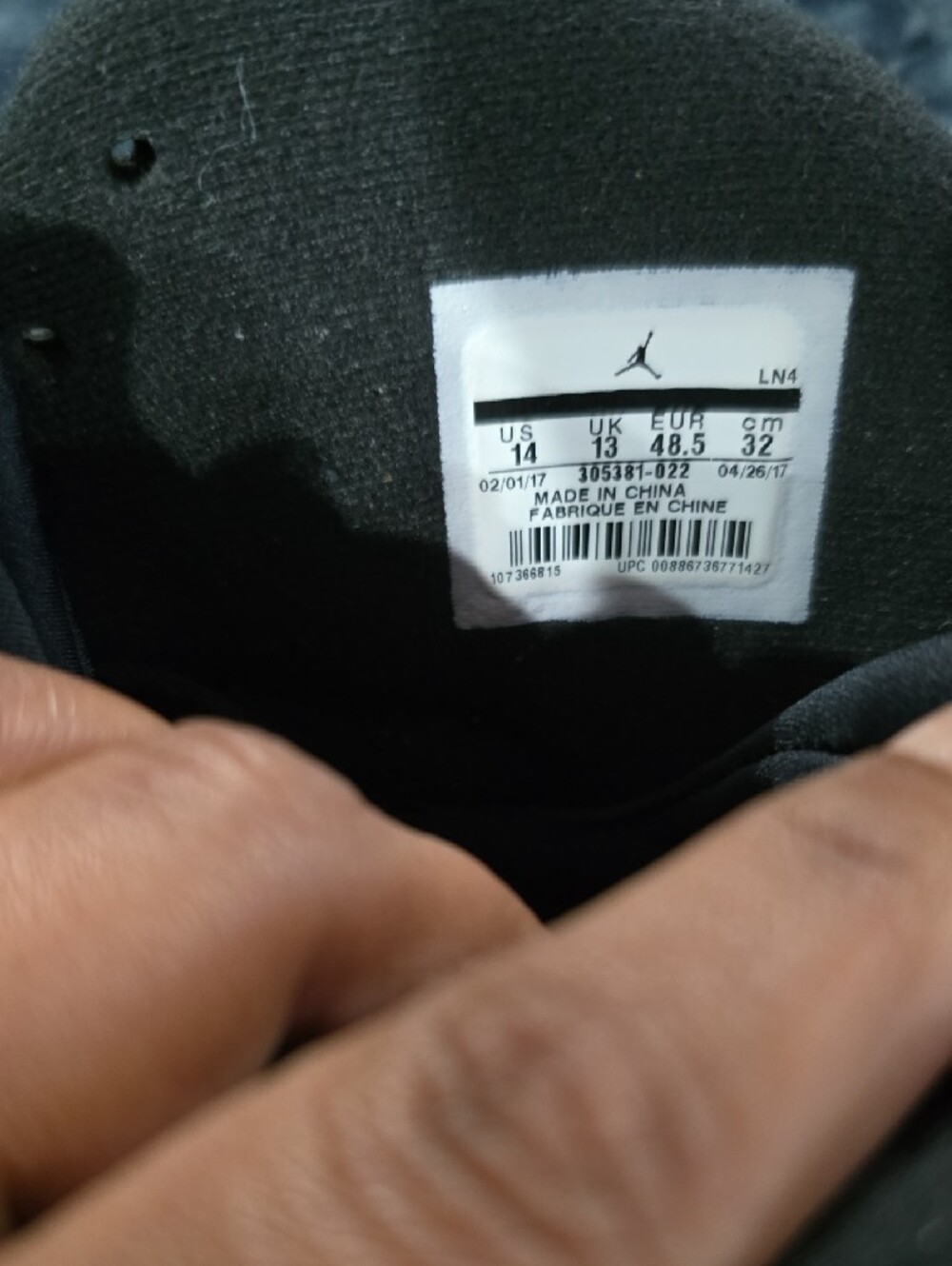 Nike Black and Red Jordan 8 High-Top Sneakers - Picture 5 of 9